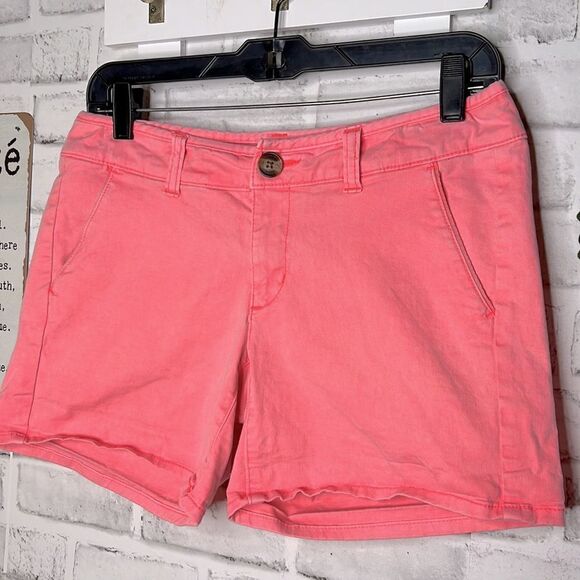 American Eagle Coral Pink Chino Midi Shorts Size 4 - Picture 3 of 6